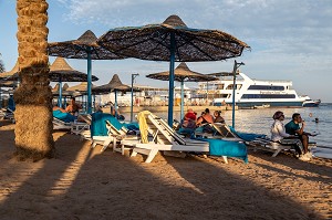 PLAGE PRIVEE DE L'HOTEL MARLIN INN BEACH RESORT, HURGHADA, EGYPTE, AFRIQUE 