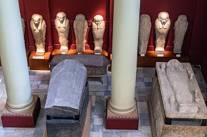 EXPOSITION DE SARCOPHAGES, MUSEE EGYPTIEN DU CAIRE CONSACRE A L'ANTIQUITE EGYPTIENNE, LE CAIRE, EGYPTE, AFRIQUE 