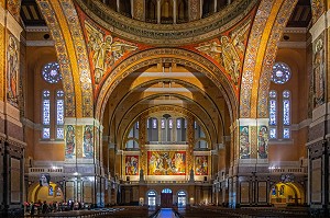 MOSAIQUES REALISEES PAR PIERRE GAUDIN, BASILIQUE SAINTE-THERESE DE LISIEUX, HAUT-LIEU DE PELERINAGE, LISIEUX, PAYS D'AUGE, NORMANDIE, FRANCE 