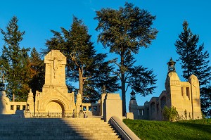  STATIONS OF THE CROSS, BASILICA OF SAINTE-THERESE OF LISIEUX, PILGRIMAGE SITE, LISIEUX, PAYS D'AUGE, NORMANDY, FRANCE