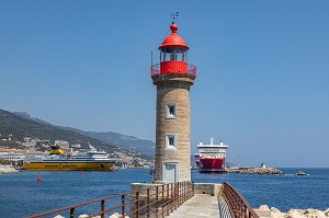 PHARE EN PIERRE A L'ENTREE DU PORT DE BASTIA, CORSE