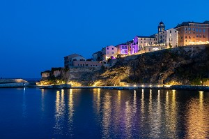 LA VIEILLE VILLE DE BASTIA ILLUMINEE AU CREPUSCULE, CORSE