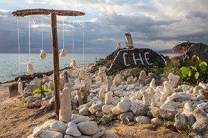 SCULPTURE DE CORAIL EN HOMMAGE AU CHE (ERNESTO GUEVARA), PLAGE DE SABLE FIN SITUEE ENTRE LE VILLAGE DE LA BOCA ET LA PLAGE ACON AU SUD DE LA VILLE DE TRINIDAD, CUBA, CARAIBES 