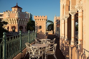 PALACIO DE VALLE, ANCIEN PALAIS CONSTRUIT AU 20EME SIECLE DANS UN MELANGE DE STYLES MAURESQUE, ROMAN, GOTHIQUE ET VENITIEN, CIENFUEGOS, TRANSFORME EN HOTEL RESTAURANT, ANCIENNE VILLE PORTUAIRE PEUPLEE PAR LES FRANCAIS AU 19EME SIECLE ET CLASSEE AU PATRIMOINE MONDIAL DE L'HUMANITE PAR L'UNESCO, CUBA, CARAIBES 