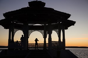 KIOSQUE A MUSIQUE DE LA PUNTA GORDA, ANCIEN QUARTIER ARISTOCRATIQUE DE L'EPOQUE COLONIALE, CIENFUEGOS, ANCIENNE VILLE PORTUAIRE PEUPLEE PAR LES FRANCAIS AU 19EME SIECLE ET CLASSEE AU PATRIMOINE MONDIAL DE L'HUMANITE PAR L'UNESCO, CUBA, CARAIBES 