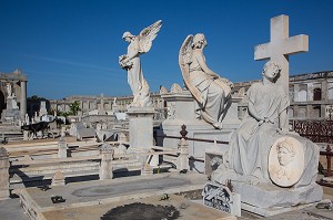 STELE DE MARIA JOSEFA MIRO ALVAREZ, LA BELLE ENDORMIE, CIMETIERE DE LA REINE (CEMENTERIO LA REINA, LA BELLA DURMIENTE), CIENFUEGOS, CLASSEE AU PATRIMOINE MONDIAL DE L'HUMANITE PAR L'UNESCO, CUBA, CARAIBES 