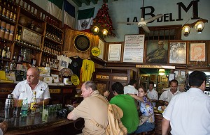 CAFE DE LA BODEGUITA DEL MEDIO, BAR OU ERNEST HEMINGWAY VENAIT PRENDRE UN MOJITO, CALLE EMPEDRADO, LA HAVANE, CUBA, CARAIBES 