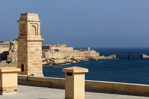 FORT SANT ANGELO, FORT SAINT ANGE, BIRGU, VITTORIOSA, PONT BRISE LAMES ET FORT SANT ELMO, FORT SAINT ELME SUR L'AUTRE RIVE, LA VALETTE, MALTE 