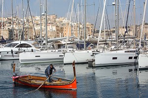 DGHAJSA, BATEAU TAXI, MARINA DE VITTORIOSA, WALTER AHAR, MALTE 
