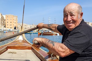 DGHAJSA, BATEAU TAXI, MARINA DE VITTORIOSA, WALTER AHAR, MALTE 