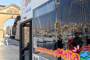 BUS A IMPERIAL, MARINA DE VICTORIOSA, PORTE DE LA VILLE DE BIRGU, 3 CITES, MALTE 