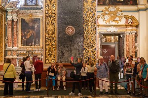VISITEURS ET TOURISTES, CO CATHEDRALE SAINT JEAN, LA VALETTE, MALTE 
