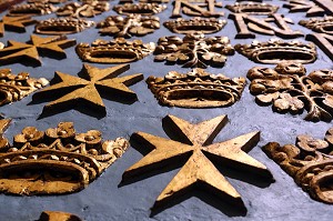 LES CROIX ET COURONNES DE MALTE, CO CATHEDRALE SAINT JEAN, LA VALETTE, MALTE 