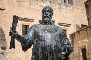 STATUE DE JEAN DE LA VALETTE FONDATEUR DE LA VILLE, MALTE 