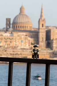 PLAYMOBIL (USINE A MALTE) CHEVALIER DE MALTE, CATHEDRALE ANGLICANE SAINT PAUL ET EGLISE DES CARMES, LA VALETTE, MALTE 