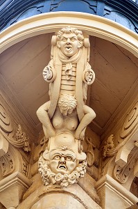 DETAIL DES SCULPTURES SOUS LE BALCON DU PALAIS DES GRANDS MAITRES, PALAIS PRESIDENTIEL, LA VALETTE, MALTE 