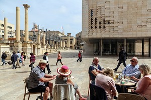 TERRASSE DU CAFE ROYALE, OPERA ROYAL ET NOUVEAU PARLEMENT DE MALTE REALISE PAR RENZO PIANO, MALTE 