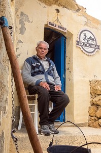 SAUNIER, EMMANUEL CINI, SALINES DE XWEJNI, ILE DE GOZO, MALTE 