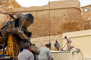 TRAVAUX FINANCES PAR LES FONDS EUROPEENS, PARVIS DE L'EGLISE DE LA CITADELLE, VICTORIA, RABAT, ILE DE GOZO, MALTE 