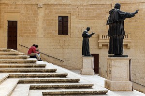 PARVIS DE LA CATHEDRALE NOTRE-DAME DE L'ASSOMPTION DE GOZO, CITADELLE, VICTORIA, RABAT, ILE DE GOZO, MALTE 