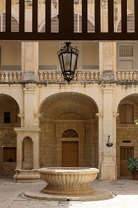 COUR INTERIEURE DANS LA CITE DE MDINA, MALTE 