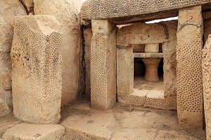 LES TEMPLES MEGALITHIQUES DE MNAJDRA, VOISINS DE CEUX D'HAGAR QIM, SONT INSCRITS AU PATRIMOINE MONDIAL DE L'UNESCO, MALTE 