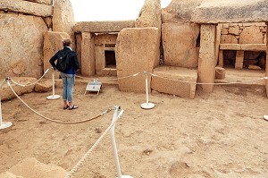 LES TEMPLES MEGALITHIQUES DE MNAJDRA, VOISINS DE CEUX D'HAGAR QIM, SONT INSCRITS AU PATRIMOINE MONDIAL DE L'UNESCO, MALTE 