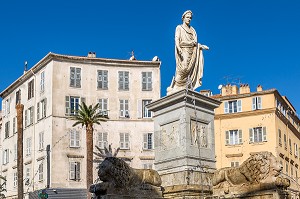 STATUE DE NAPOLEON BONAPARTE (1769-1821), EMPEREUR DES FRANCAIS NE A AJACCIO, REPRESENTE EN EMPEREUR ROMAIN, PLACE FOCH, AJACCIO, CORSE DU SUD (2A), FRANCE 