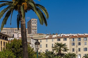 ILLUSTRATION IMMOBILIER, FACADE D'IMMEUBLE, PLACE DE GAULLE A AJACCIO, CORSE DU SUD (2A), FRANCE 