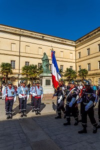 GARDE AU DRAPEAU