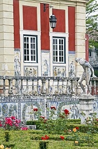 JARDINS DU PALACIO QUINTA DOS MARQUES DA FRONTEIRA, PALAIS FRONTEIRA, AU PIED DE LA COLLINE DE MONSANTO, A LA LISIERE DE LISBONNE, POSSEDE UN ENSEMBLE UNIQUE D'AZULEJOS DU XVIIIE SIECLE, PORTUGAL, EUROPE 