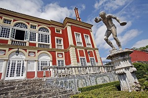 JARDINS DU PALACIO QUINTA DOS MARQUES DA FRONTEIRA, PALAIS FRONTEIRA, AU PIED DE LA COLLINE DE MONSANTO, A LA LISIERE DE LISBONNE, POSSEDE UN ENSEMBLE UNIQUE D'AZULEJOS DU XVIIIE SIECLE, PORTUGAL, EUROPE 