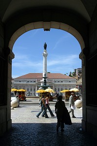 STATUE ET PLACE DOM PEDRO IV, LISBONNE, PORTUGAL 