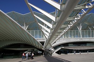 GARE DE ORIENTE (GARE DO ORIENTE), QUARTIER DU PARC DES NATIONS, SITE DE L'EXPOSITION UNIVERSELLE DE 1998, LISBONNE, PORTUGAL 