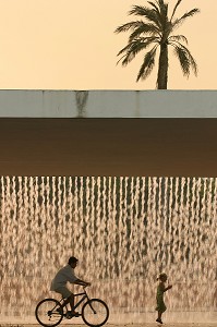 JEUX D'EAU ET FONTAINES, JARDINS DU PARC DES NATIONS, QUARTIER DU PARC DES NATIONS, SITE DE L'EXPOSITION UNIVERSELLE DE 1998, LISBONNE, PORTUGAL 