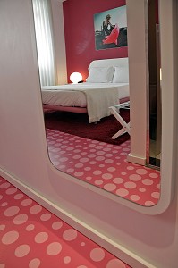 CONCEPT 'POP', CHAMBRE DE L'INTERNACIONAL (INTERNATIONAL) DESIGN HOTEL, ETABLISSEMENT OU CHAQUE ETAGE AFFICHE UN THEME ET UN CARACTERE UNIQUE, PLACE ROSSIO, LISBONNE, PORTUGAL 