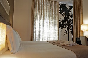 CONCEPT 'ZEN', CHAMBRE DE L'INTERNACIONAL (INTERNATIONAL) DESIGN HOTEL, ETABLISSEMENT OU CHAQUE ETAGE AFFICHE UN THEME ET UN CARACTERE UNIQUE, PLACE ROSSIO, LISBONNE, PORTUGAL 