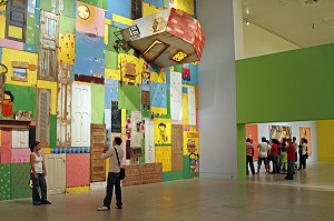 EXPOSITION 'POUR CEUX QUI Y VIVENT, LE CIEL EST LA' DES FRERES GUSTAVO ET OTAVIO PANDOLFO CONNUS SOUS LE NOM DE OSGEMEOS, MUSEU COLECCAO BERARDO, MUSEE D'ART MODERNE ET CONTEMPORAIN, CENTRE CULTUREL DE BELEM, LISBONNE, PORTUGAL 