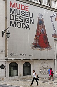 FACADE EXTERIEURE DU MUDE, MUSEE DU DESIGN ET DE LA MODE (MUSEU DO DESIGN E DA MODA), QUARTIER DE LA BAIXA, CENTRE-VILLE DE LISBONNE, PORTUGAL 