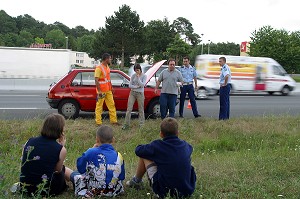 GENDARMES ET PATROUILLEUR AUTOROUTE A6, SEINE ET MARNE (77) 