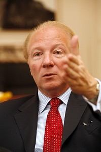 BRICE HORTEFEUX, EX-MINISTRE DELEGUE AUX COLLECTIVITES TERRITORIALES (2005-2007), ACTUELLEMENT DEPUTE EUROPEEN (DEPUIS 2011) ET VICE-PRESIDENT DU CONSEIL REGIONAL D'AUVERGNE-RHONE-ALPES (DEPUIS 2016) 