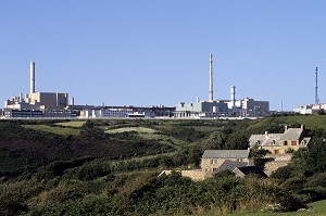 USINE DE RETRAITEMENT DE DECHETS NUCLEAIRES DE LA HAGUE, SOCIETE COGEMA, MANCHE (50) 