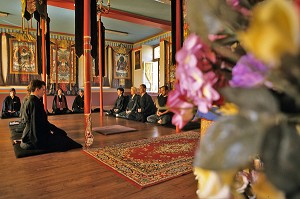 CENTRE BOUDDHISTE, SEMINAIRE ZEN, DACHANG VAJRADHARA-LING, CENTRE D'ETUDE ET DE PRATIQUE DU BOUDDHISME TIBETAIN, DOMAINE DU CHATEAU D'OSMONT, AUBRY LE PANTHOU, ORNE (61) 