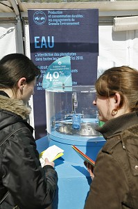 ROBINET ECONOMISEUR D'EAU, VILLAGE DU DEVELOPPEMENT DURABLE 