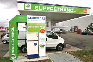 POMPE A ESSENCE SUPERETHANOL, E 85, E85, CENTRE COMMERCIAL E.LECLERC, BOIS D'ARCY, (78) 