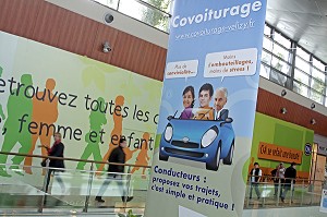 CAMPAGNE DE SENSIBILISATION AU COVOITURAGE EN REGION PARISIENNE DANS LE CADRE DE LA SEMAINE DE LA MOBILITE, VILLE DE VELIZY VILLACOUBLAY (78) 
