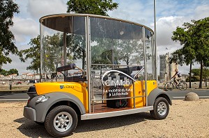 PROJET CITYMOBIL, VEHICULE ELECTRIQUE AUTOMATISE CYBUS, LA VILLE DE LA ROCHELLE TESTE EN CONDITION REELLE DES PROTOTYPES DE TRANSPORTS URBAIN ELECTRIQUE SANS CONDUCTEUR, LA ROCHELLE, CHARENTE-MARITIME, POITOU-CHARENTE, NOUVELLE-AQUITAINE, FRANCE 