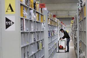 PLATEFORME LOGISTIQUE DE LA SOCIETE AMAZON 