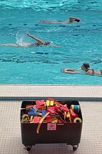 NAGEURS PISCINE MUNICIPALE 