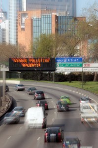 CIRCULATION SUR LE PERIHERIQUE PARISIEN, POLLUTION URBAINE 